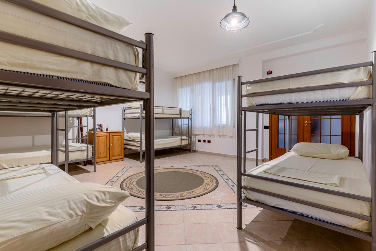Hostel Nena Semi Tirana Kültér fotó