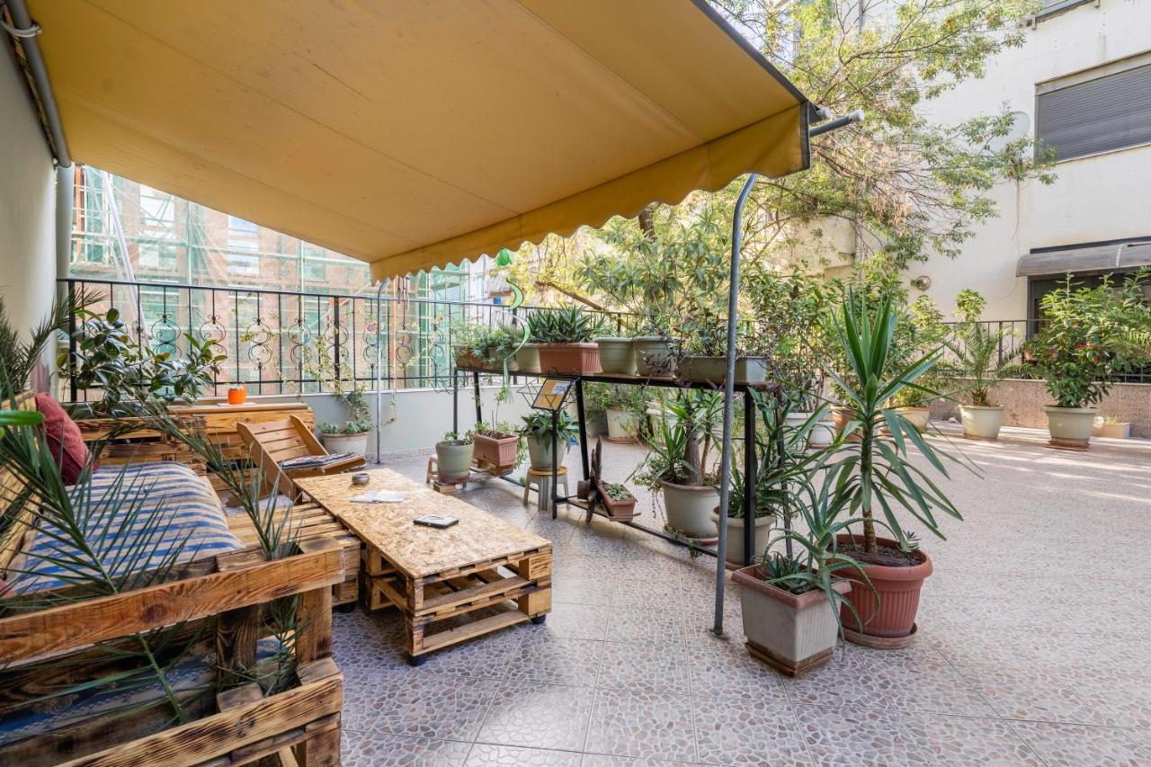Hostel Nena Semi Tirana Kültér fotó