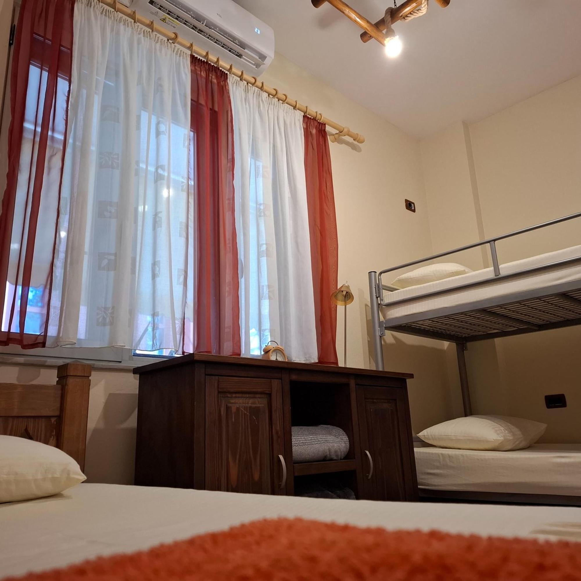 Hostel Nena Semi Tirana Kültér fotó